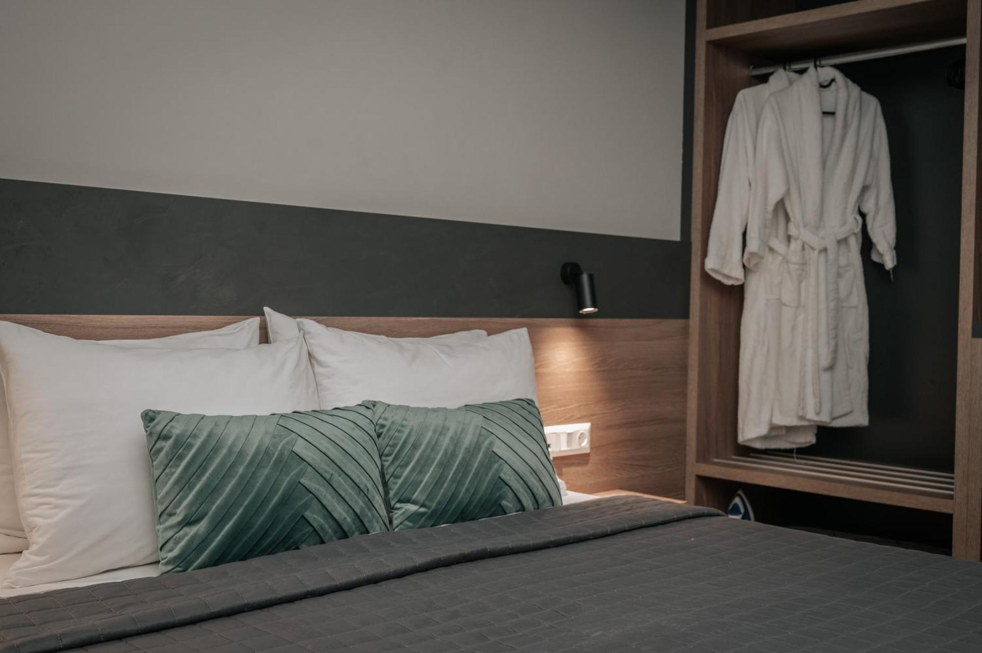Elizabeth Queen Luxury Aparthotel Paralía