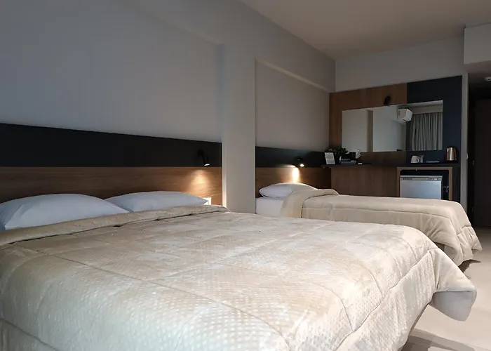 Elizabeth Queen Luxury Rooms