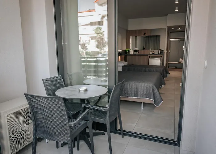 Elizabeth Queen Luxury Rooms