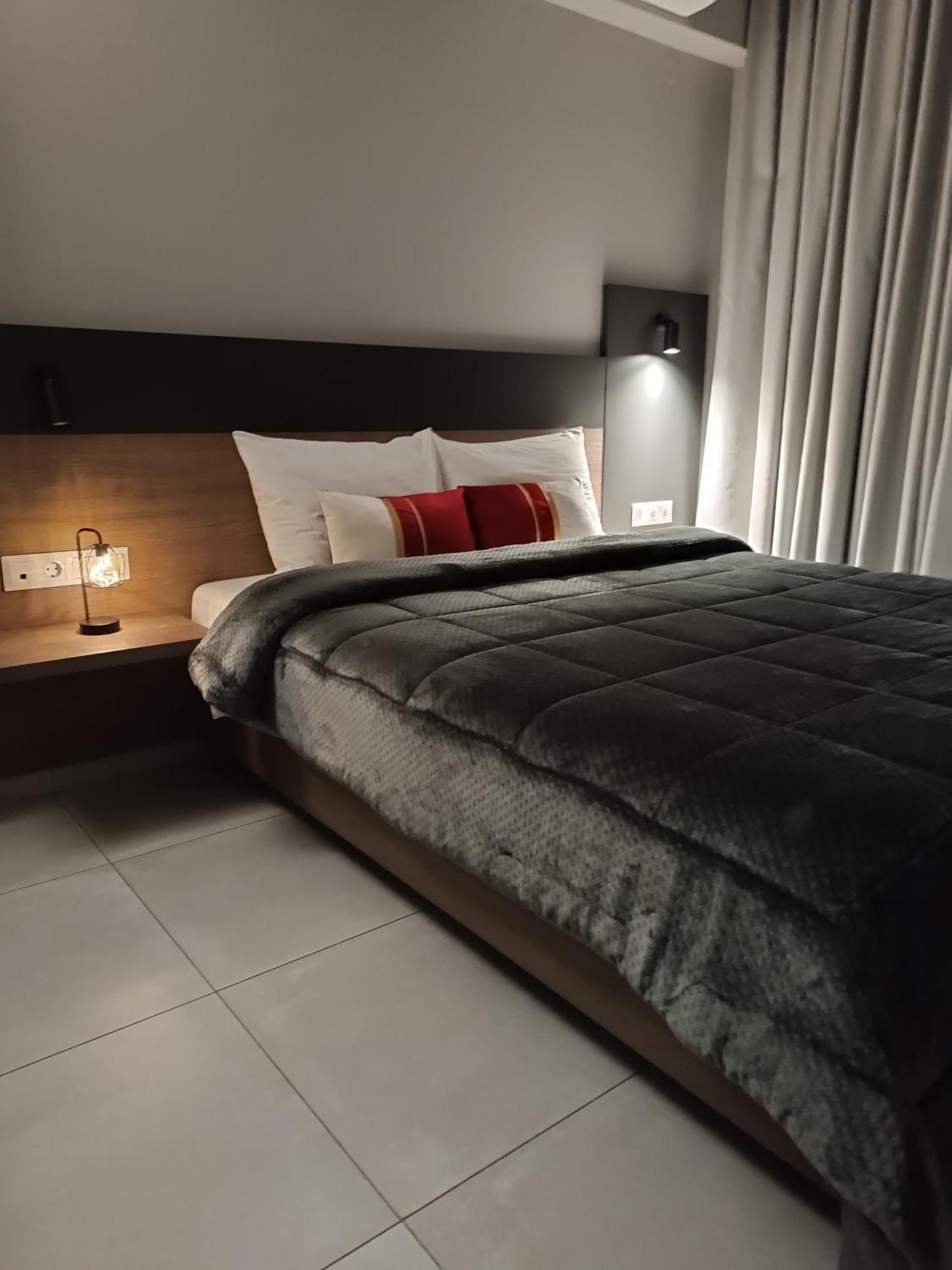 Elizabeth Queen Luxury מלון דירות 3*