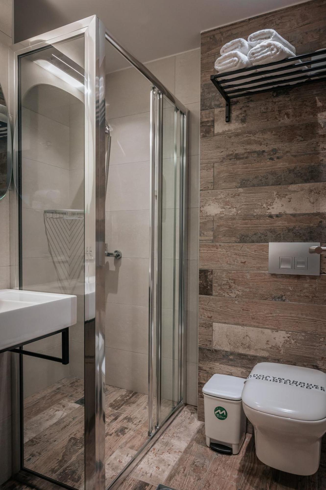 Elizabeth Queen Luxury מלון דירות 3*